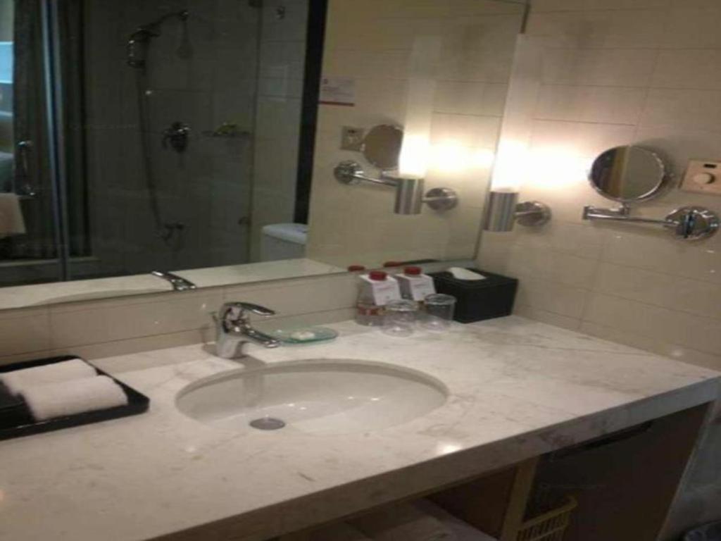 Ramada Plaza Shenyang Citycenter Экстерьер фото