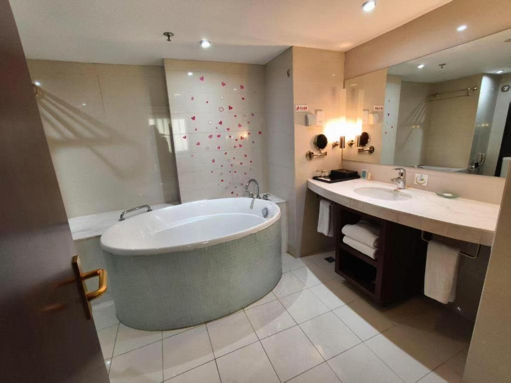 Ramada Plaza Shenyang Citycenter Экстерьер фото