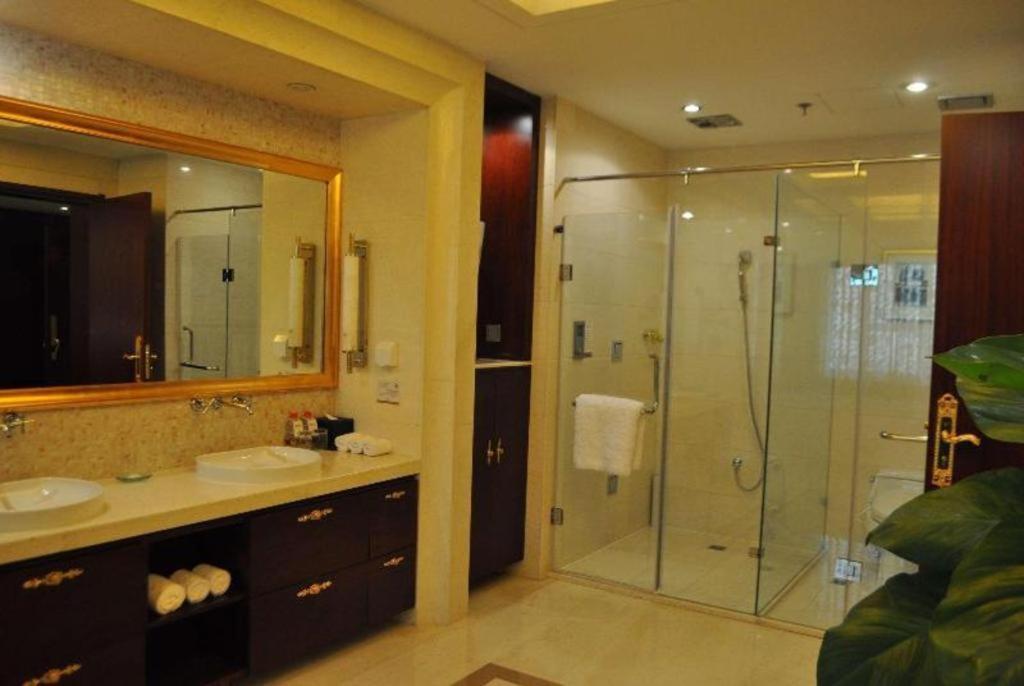 Ramada Plaza Shenyang Citycenter Экстерьер фото