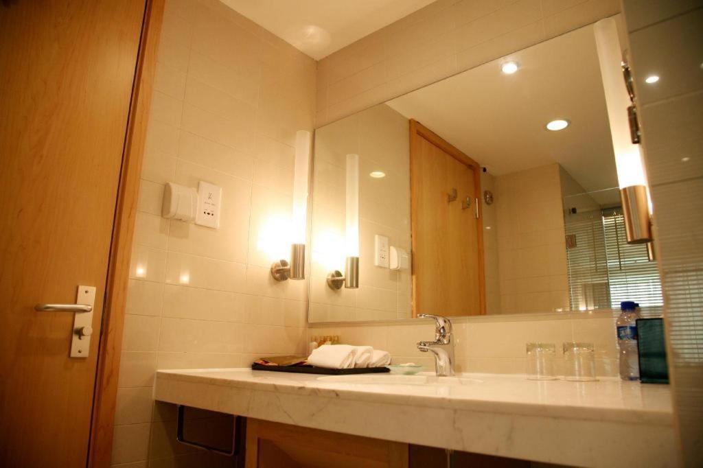 Ramada Plaza Shenyang Citycenter Экстерьер фото